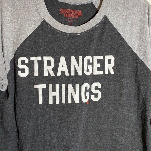 Stranger Things T-Shirt - Picture 5 of 6